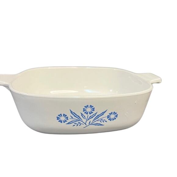 vintage CORNINGWARE P-1 - B 1 qt cornflower No lid - Picture 1 of 5